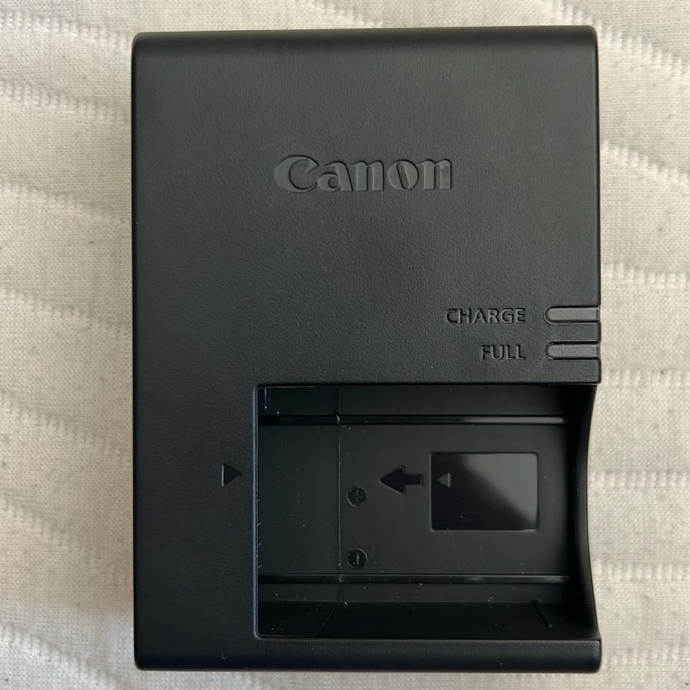 Battery Charger LC-E17